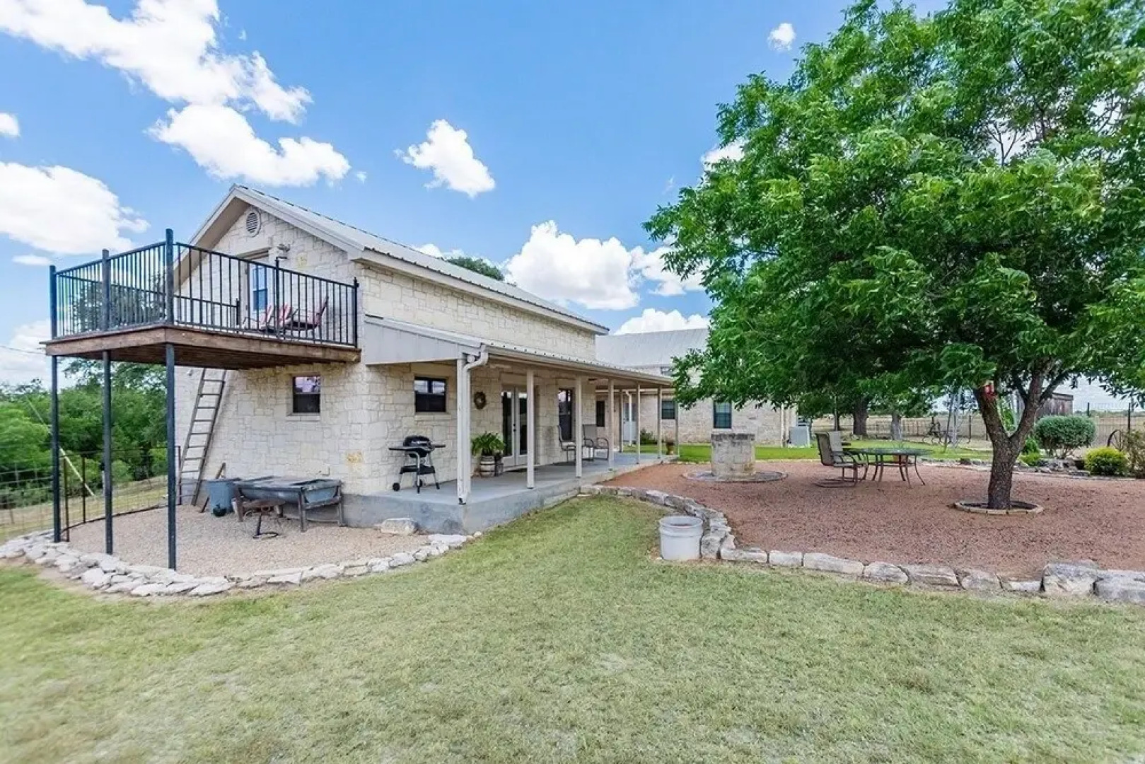 Country Memories 1 Bedroom Cottage by Redawning