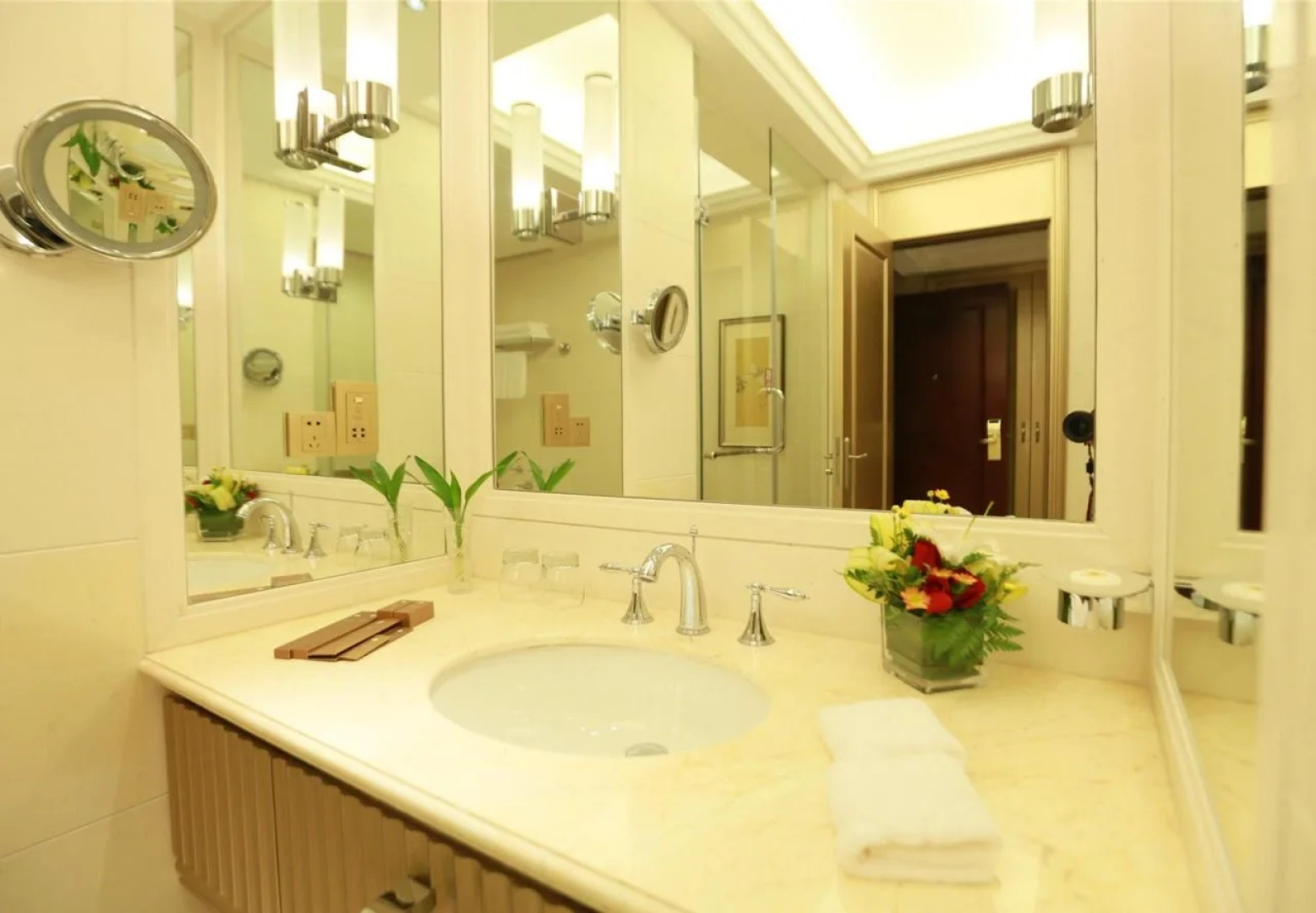 Canal Jinling Grand Hotel At Suqian