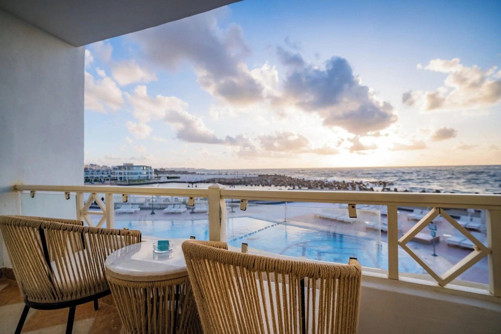 SUNRISE Alex Avenue Hotel