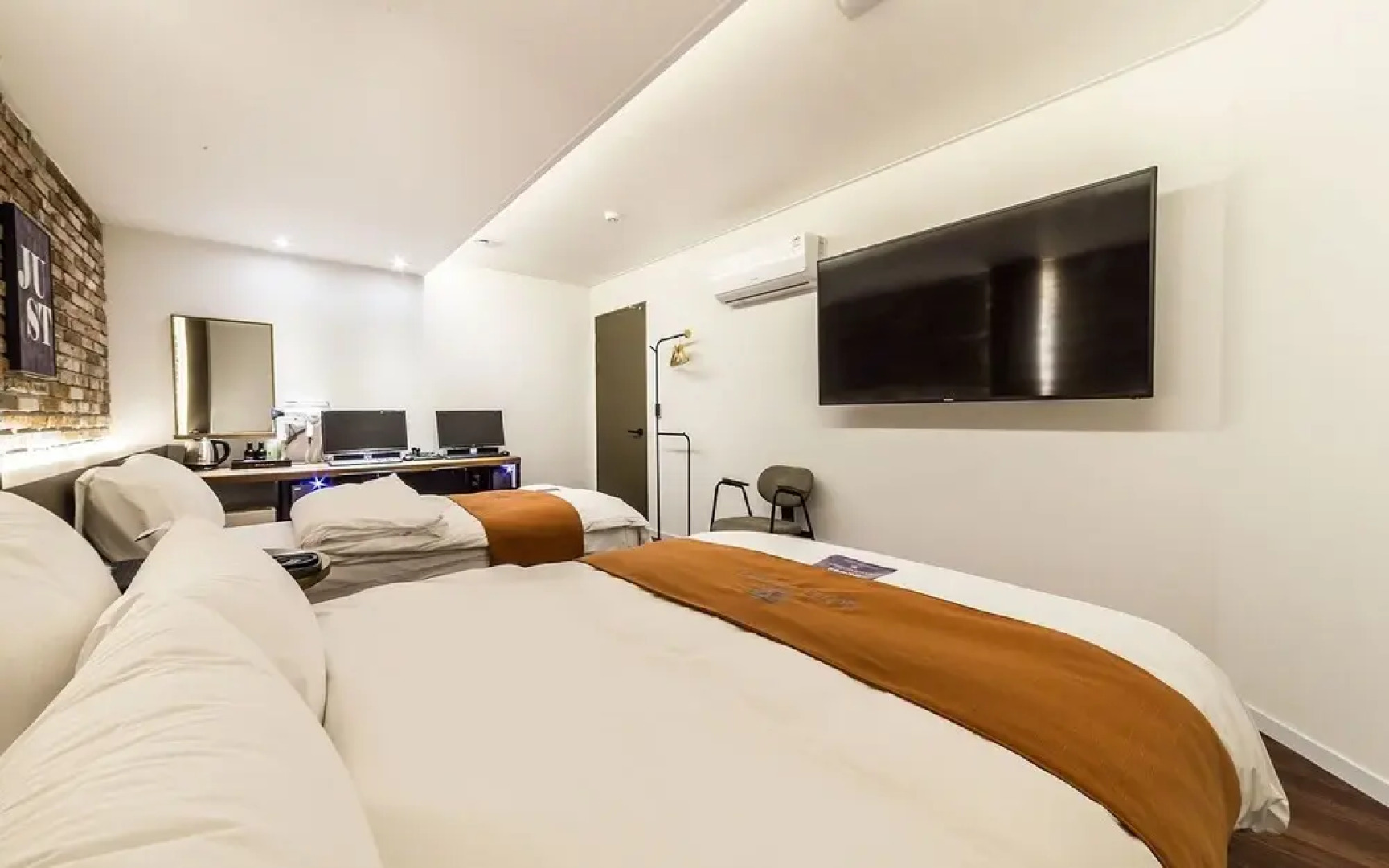 Sanbon Hotel in Cafe