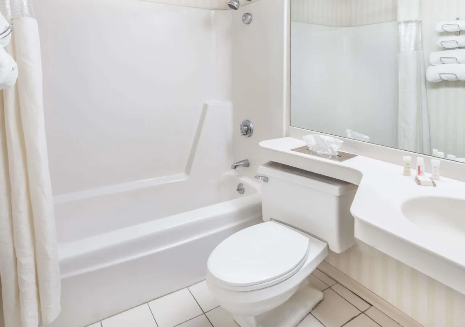 Howard Johnson Milford