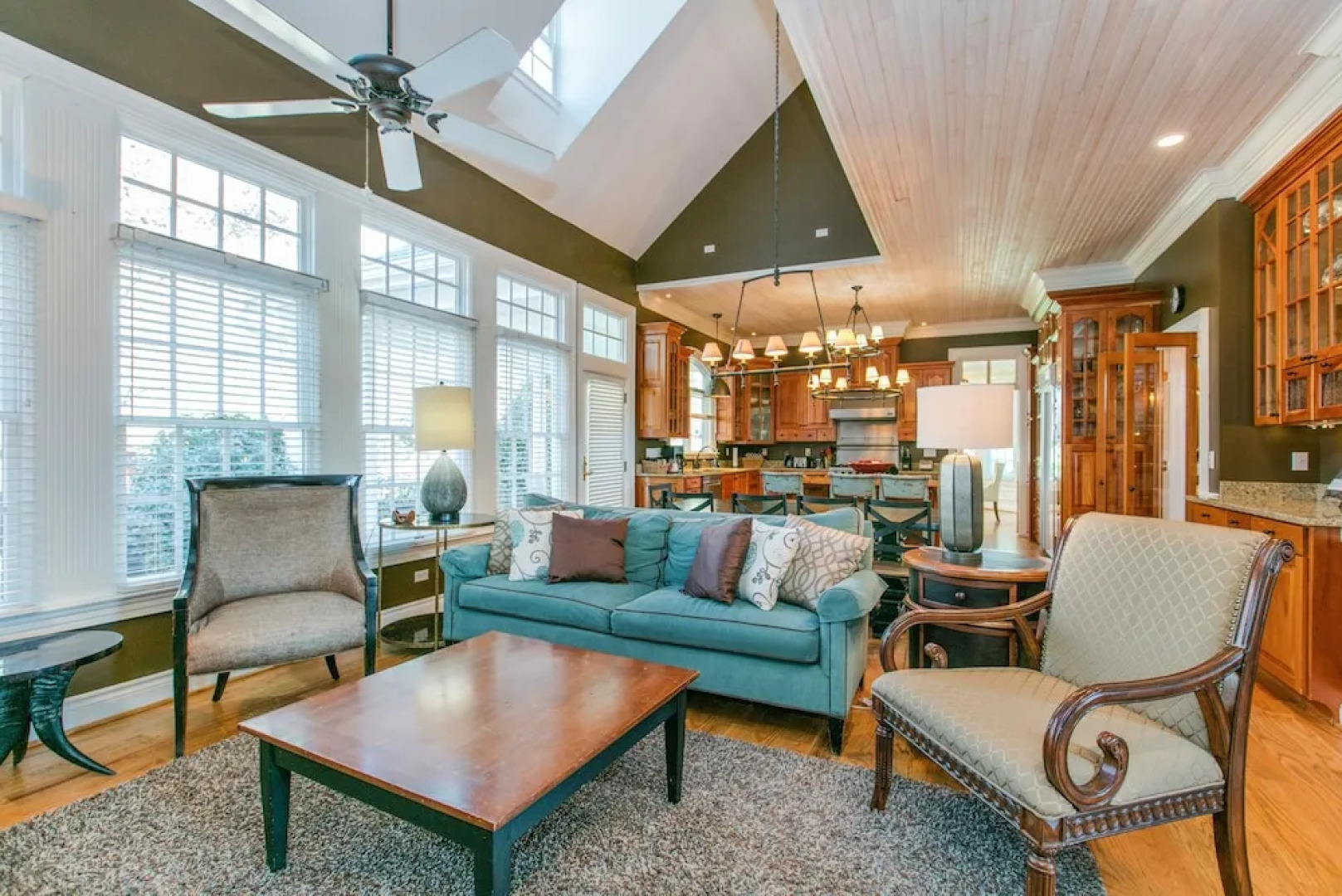 Hart House- A Luxurious Asheville Vacation Country ! 6 Bedroom Home