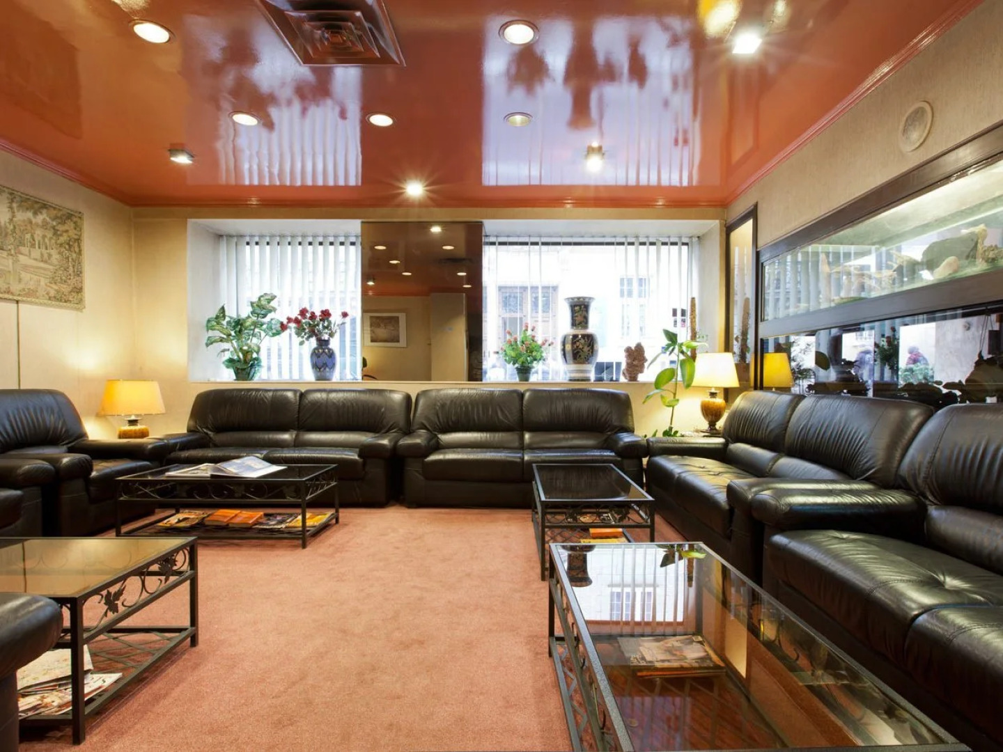 Hoy Paris - Home of YOGA