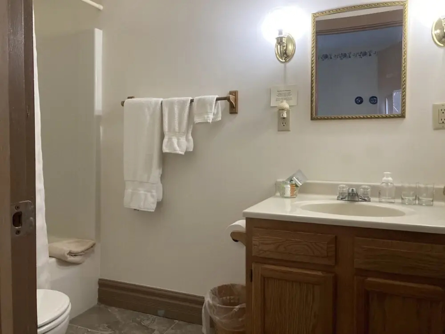 Oak Valley Inn & Suites