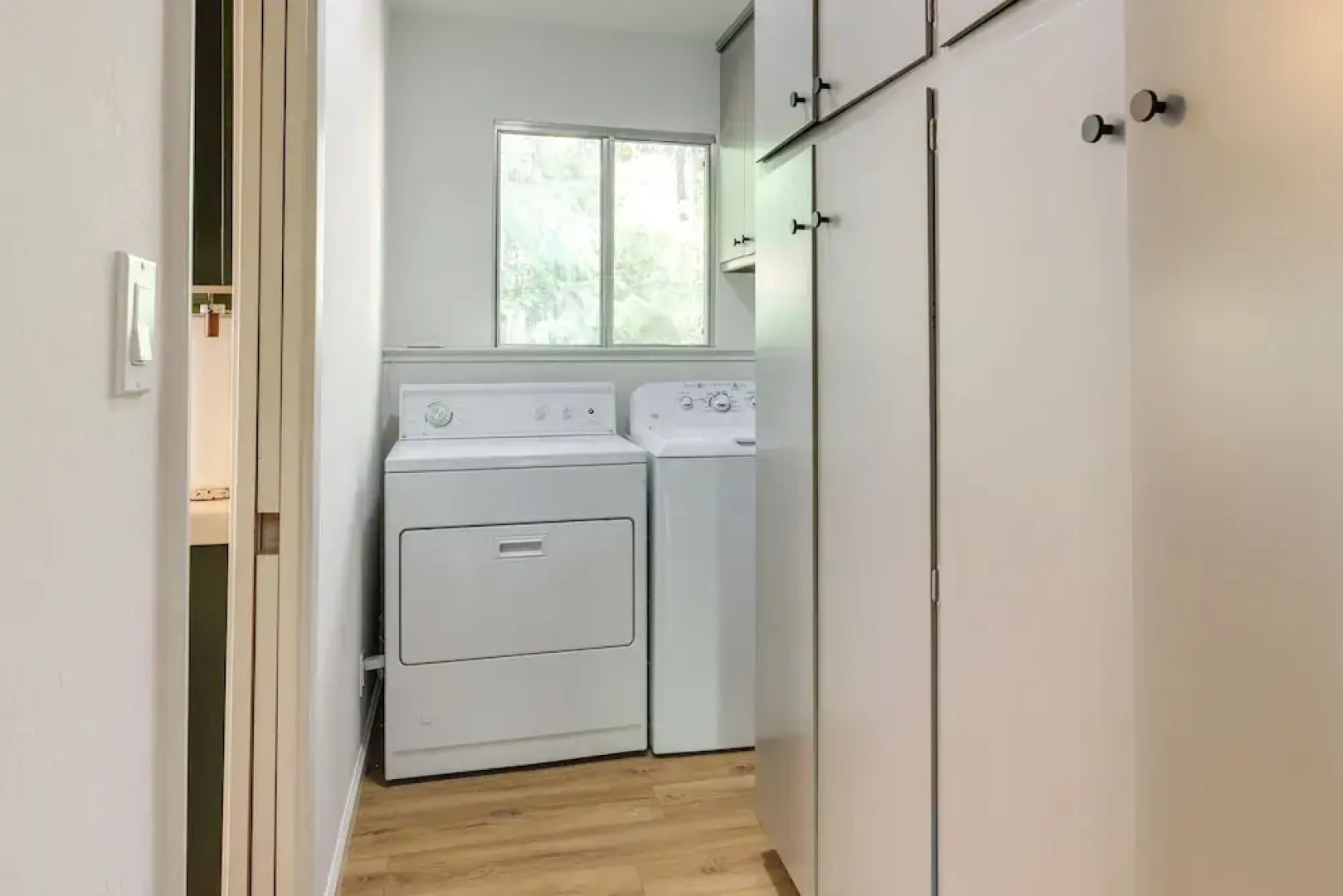 Deck & Fire Pit: Stunning Twain Harte Cabin!