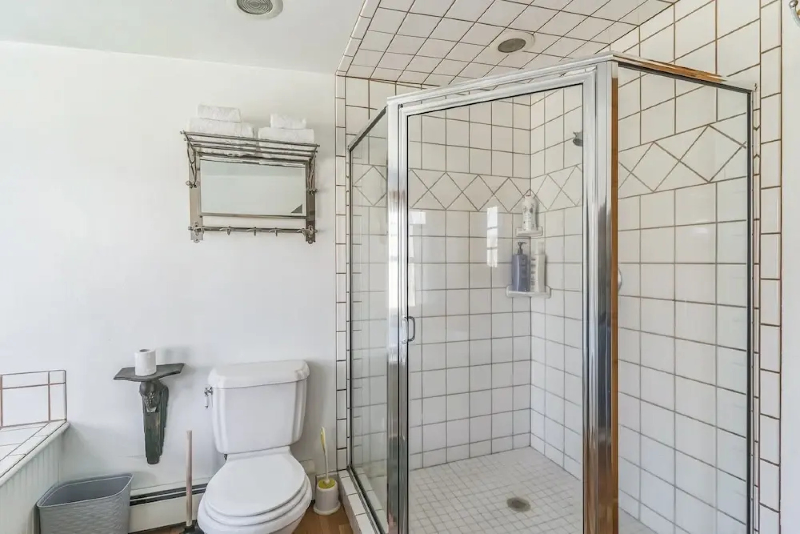 Charming Country 4br Retreat With Riverfront Views 4 Bedroom Cabin