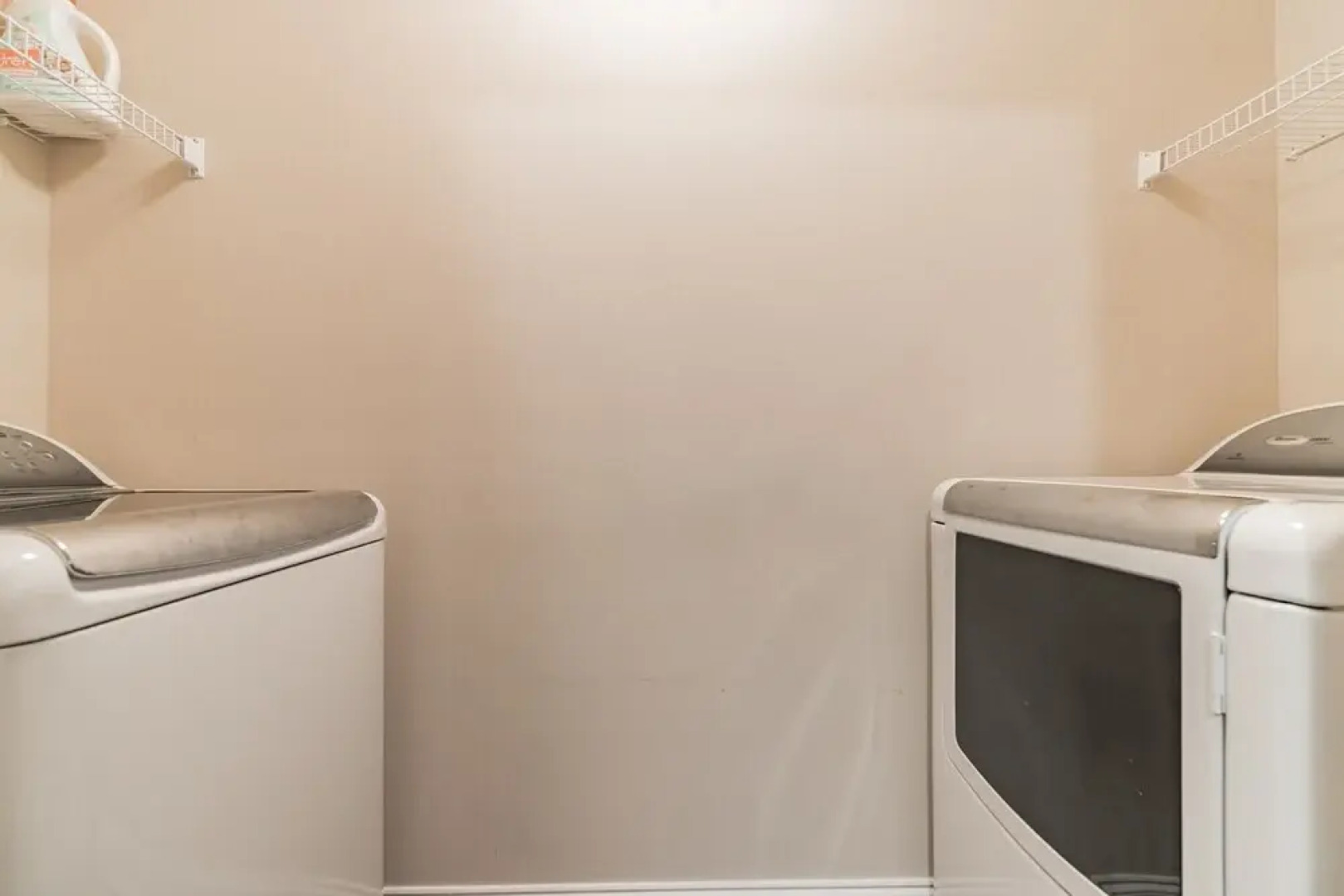 Good Vibes Only - Perfect Home In Quiet Residential Area With Work/study Space 4 Bedroom Townhouse by Redawning