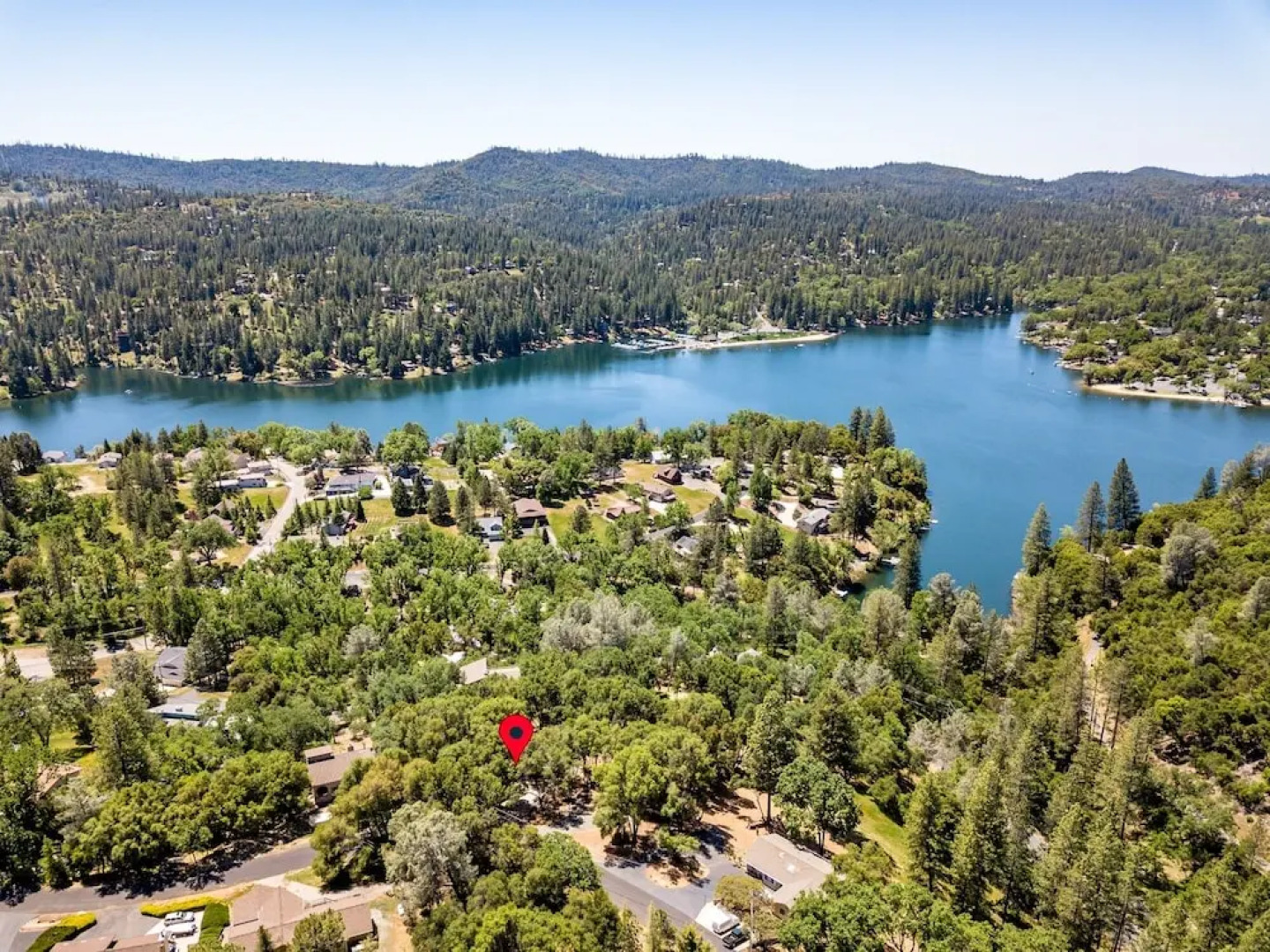 The Gathering Place - 2-Level Home with Game Room by Yosemite Region Resorts