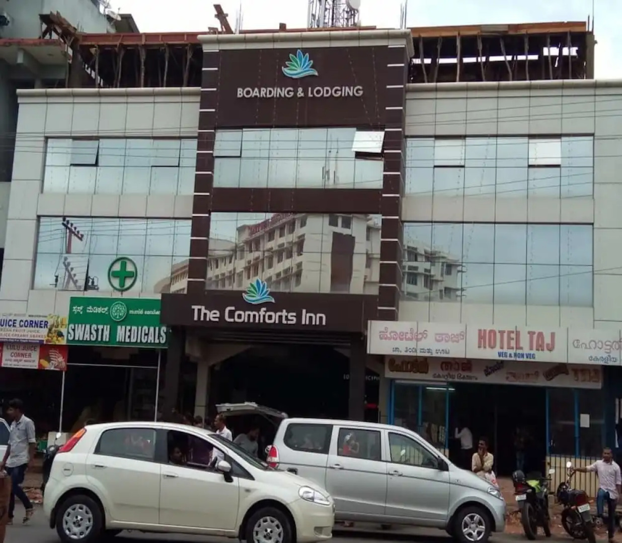 OYO 14163 Comforts Inn