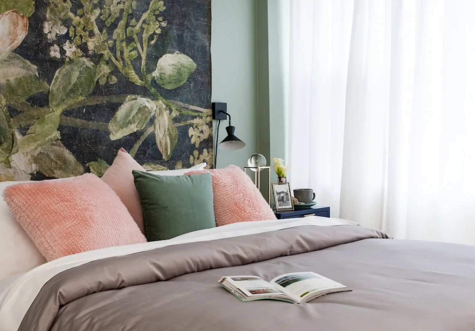 One Bedroom Apartment Near Fenway Park by Namastay