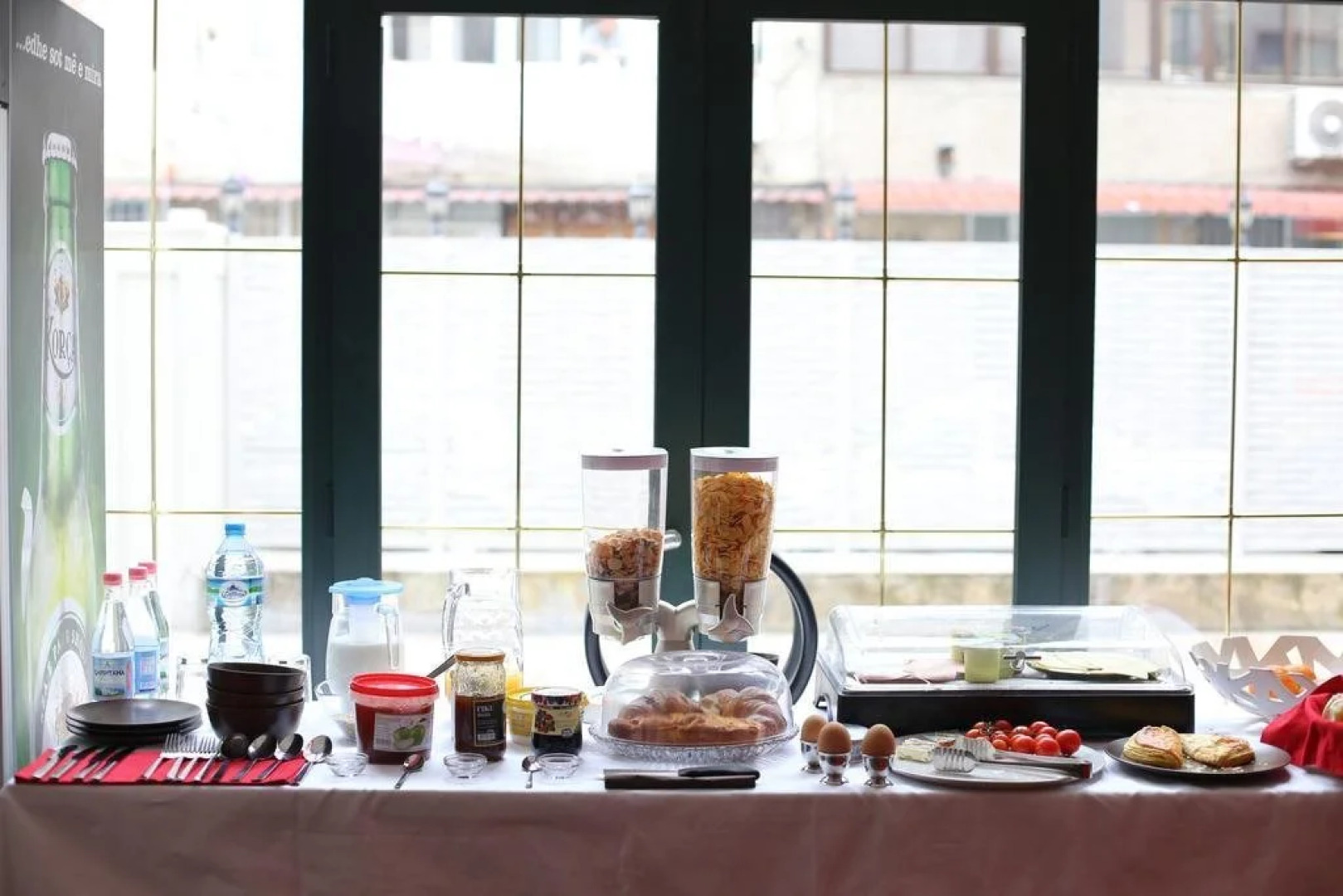 Отель Liqeni Tirana