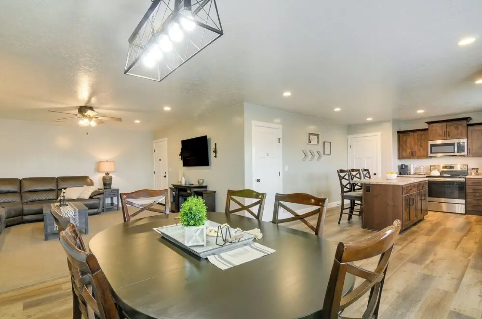 Ranch Escape w/ Patio ~ 21 Mi to Bryce Canyon