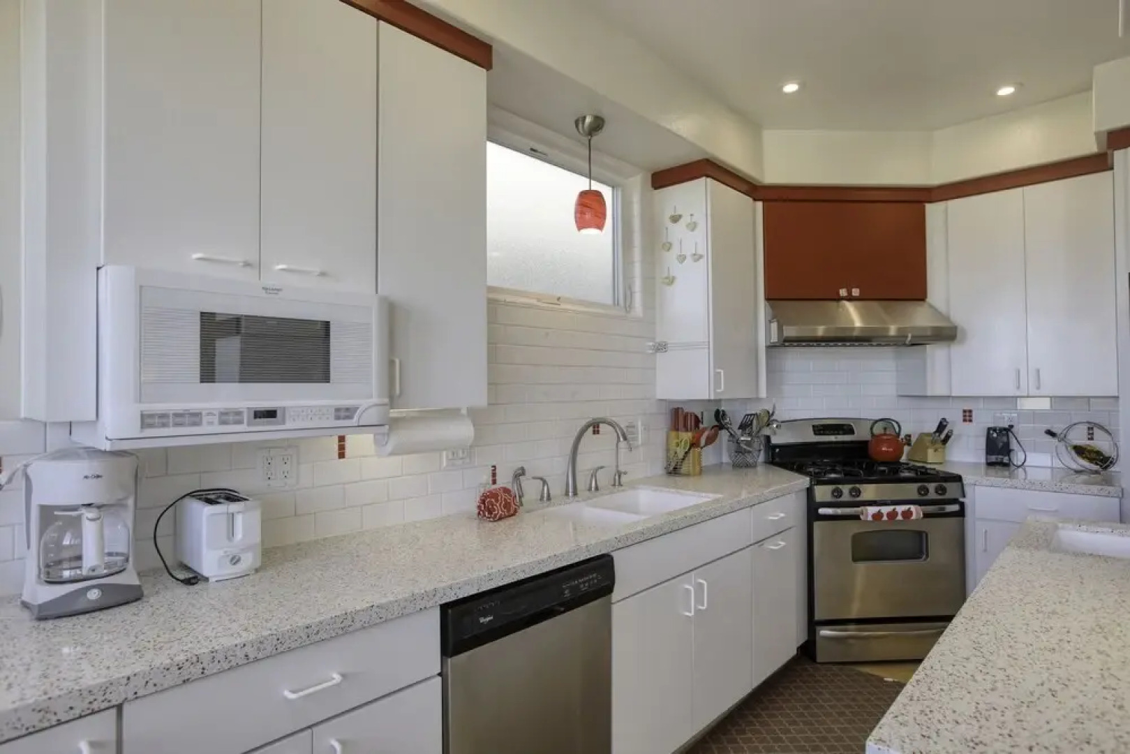 1460 Strand Way 2 Bedroom Home by Redawning