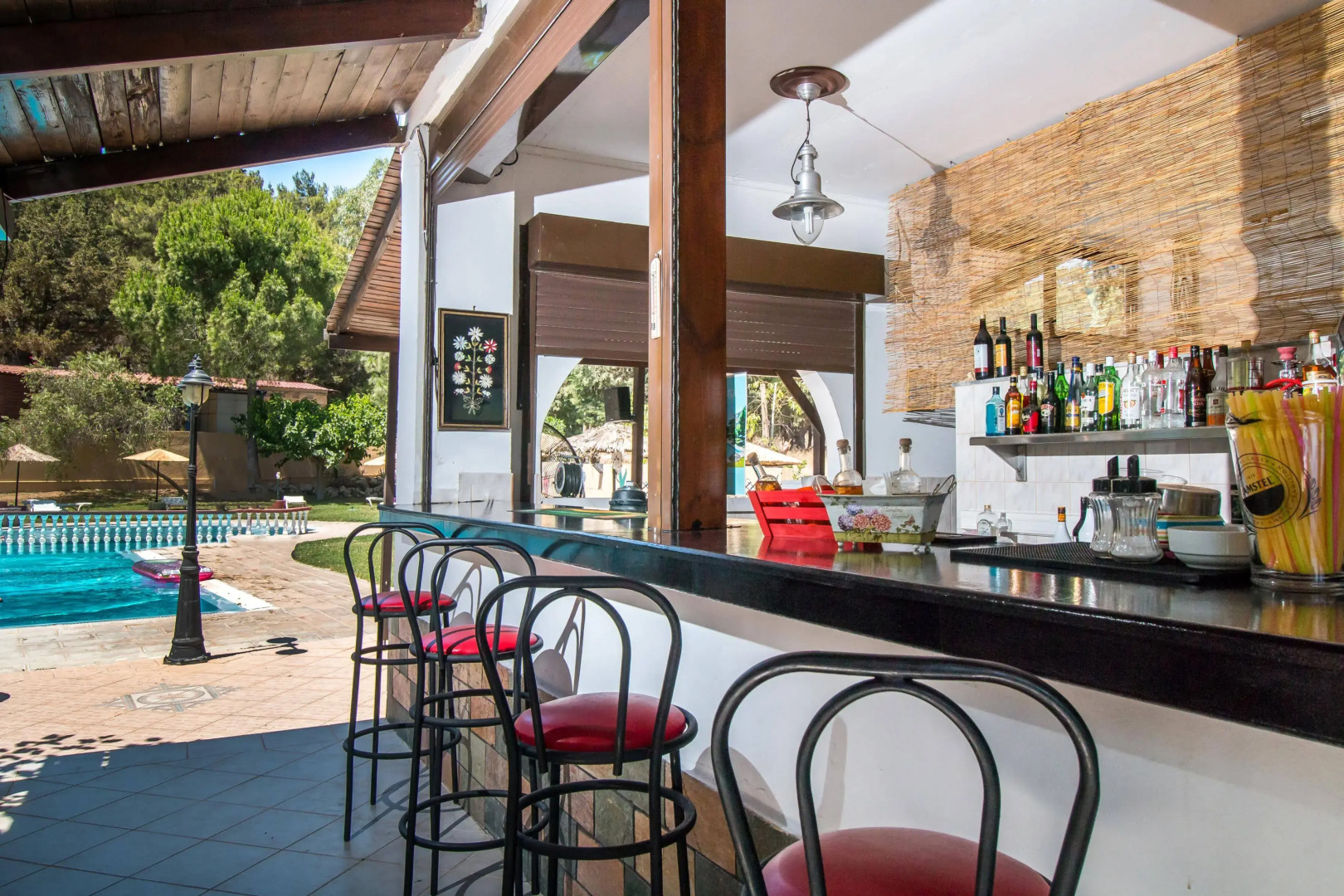 Achousa Hotel