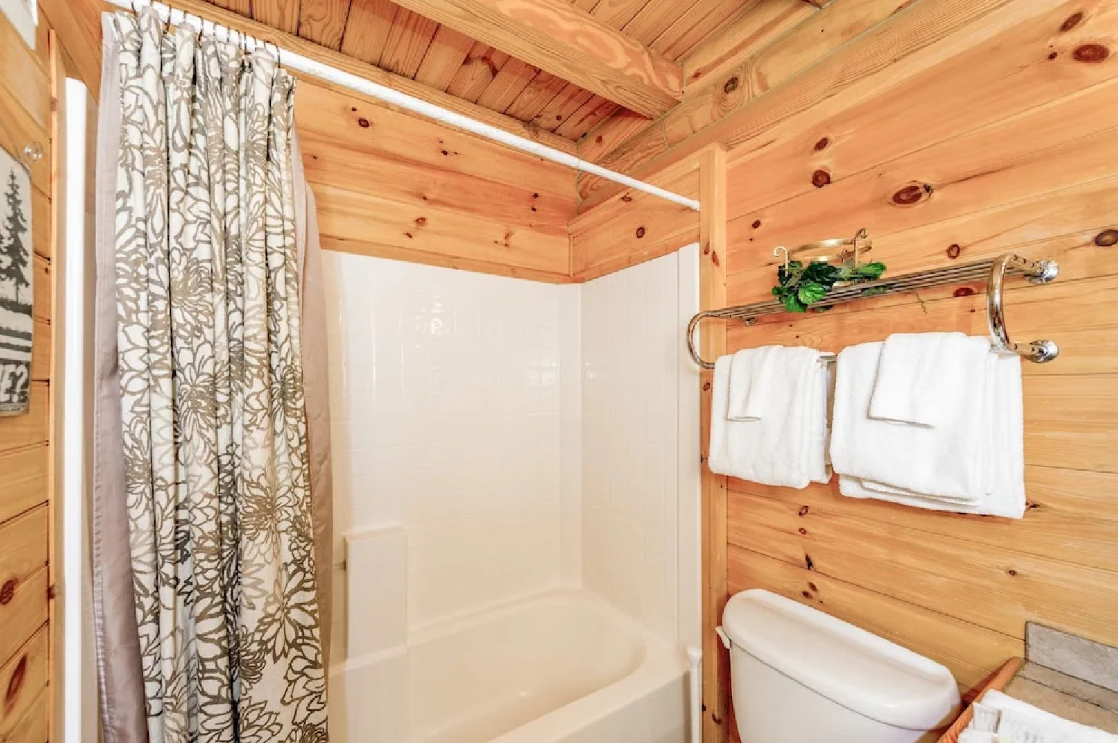 347 Redbird Drive Home 3 Bedrooms 2 Bathrooms Home