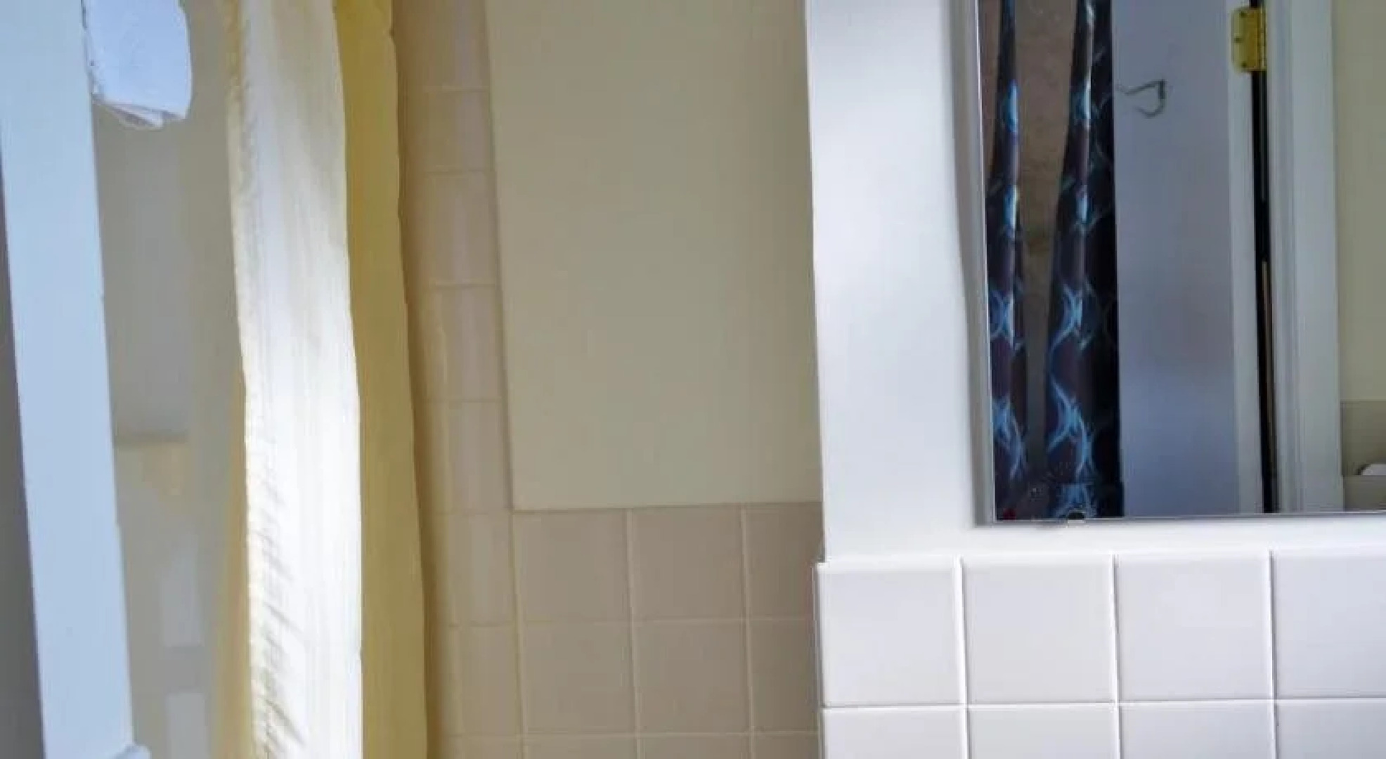 Monument Mountain Motel