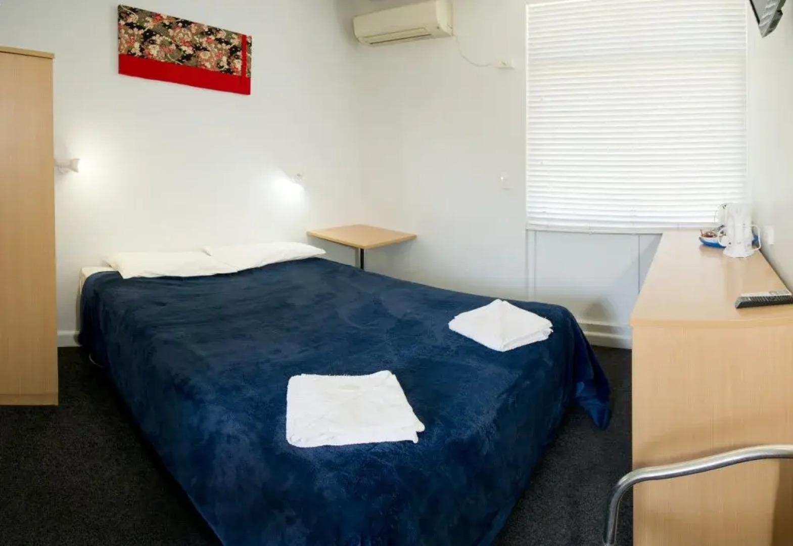 Roundabout Inn Gloucester