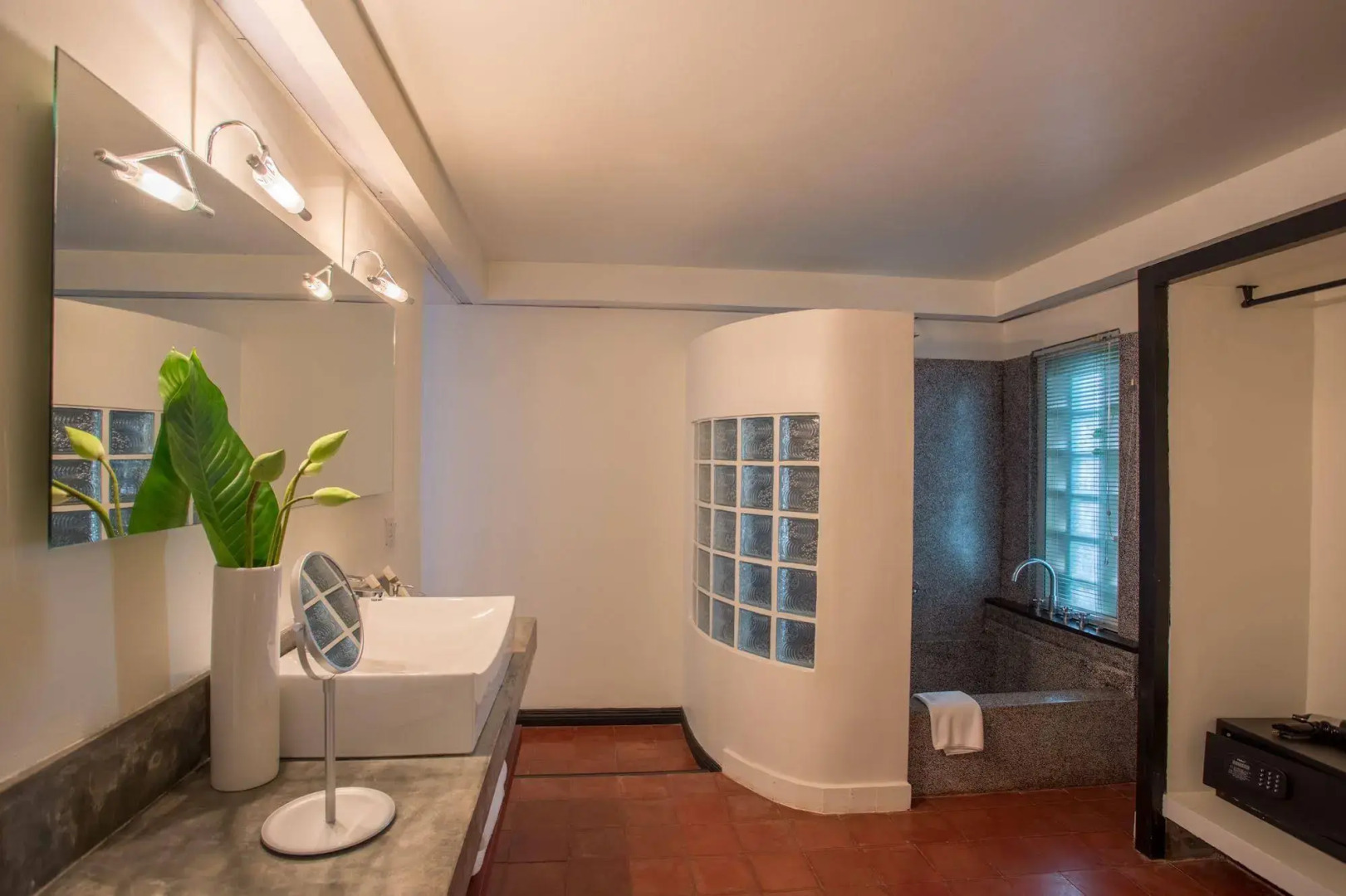 Mulberry Boutique Hotel