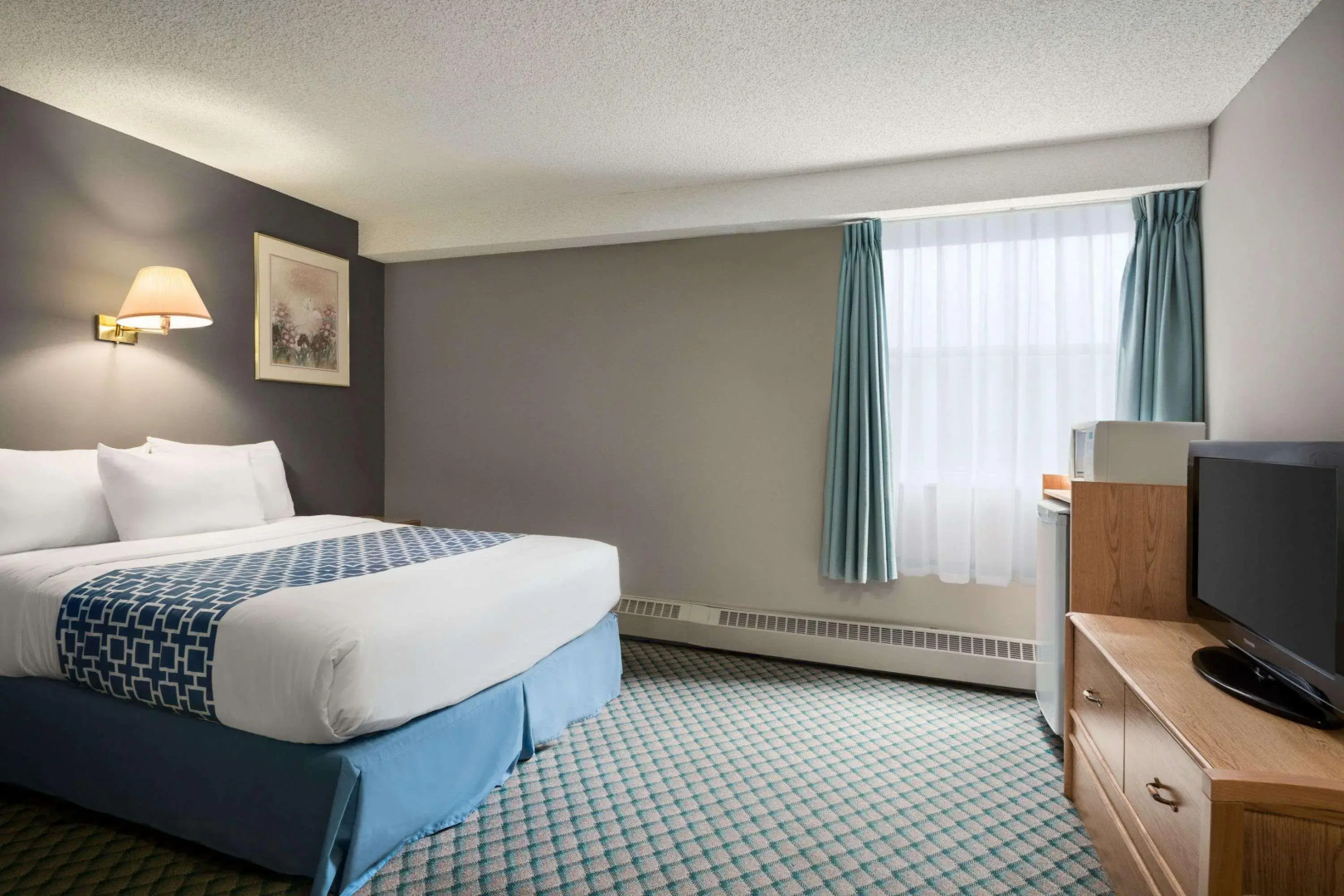 Travelodge by Wyndham Edmonton Airport