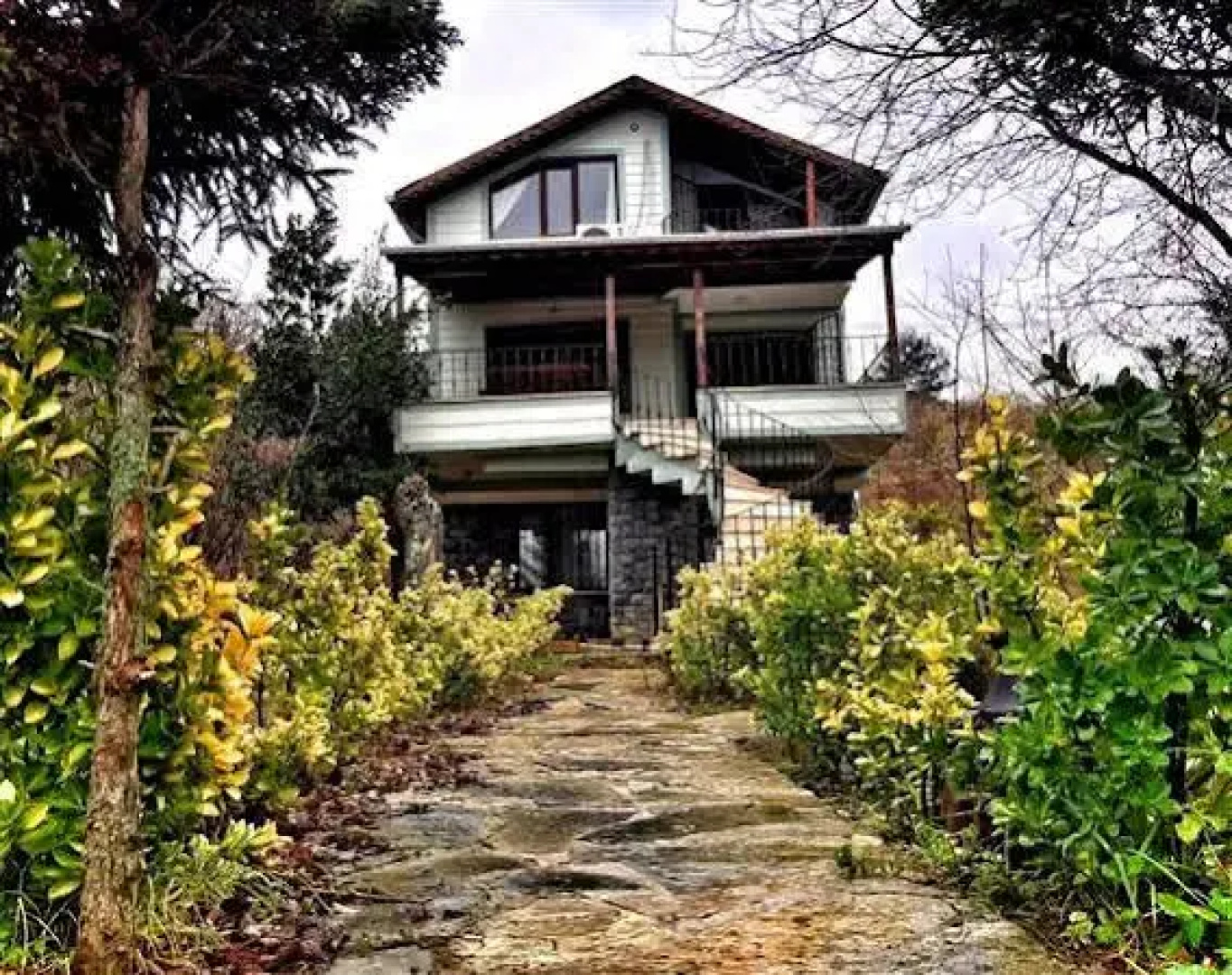 Vira Creek House