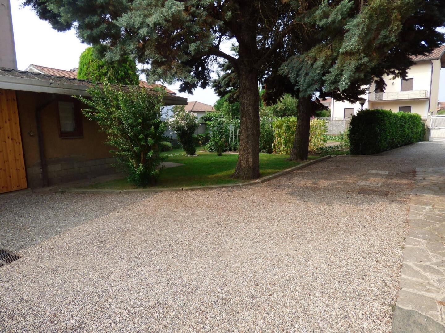 Villa Milano Laghi - Il Giardino Fiorito B&B