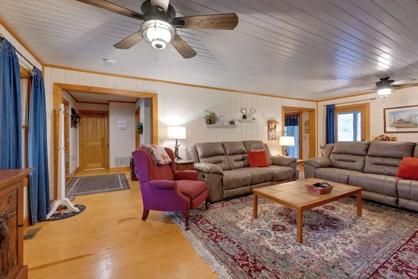 Creekside Family Retreat by Waterfalls & Hiking!