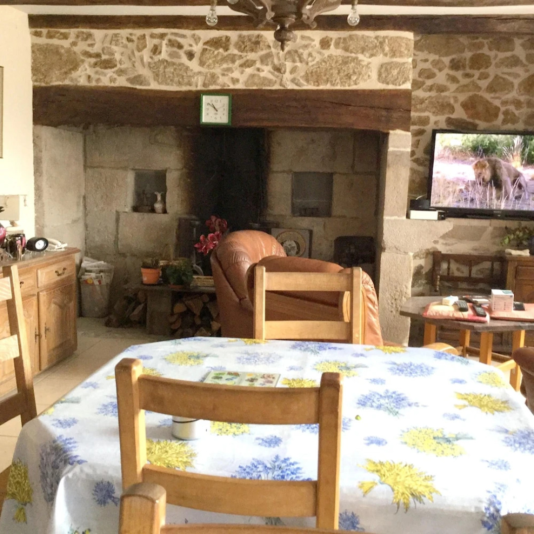 House With 6 Bedrooms in Veyrières, With Enclosed Garden and Wifi - 15