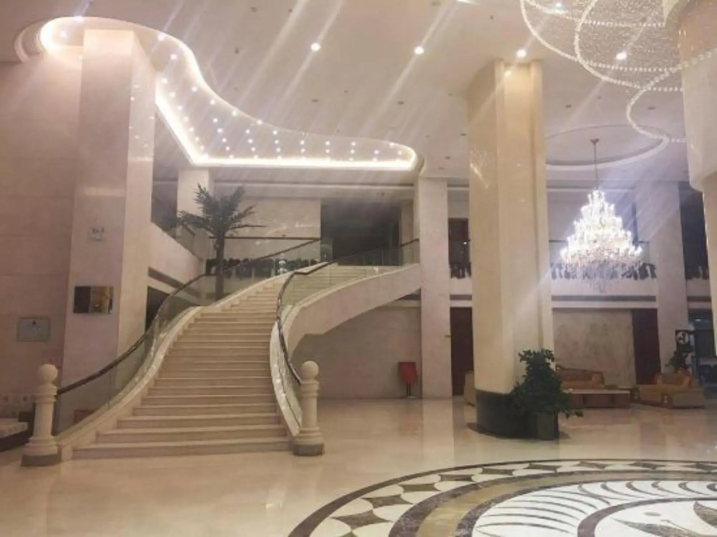 Zhong Yuan International Hotel