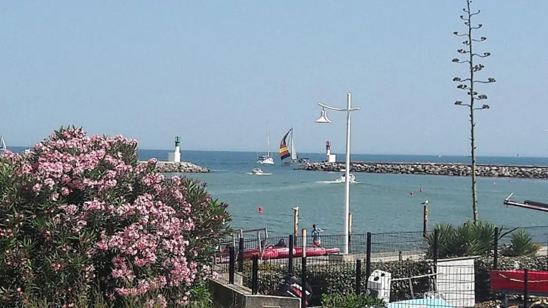 T3 Carnon, 1ère ligne 50m plage terrasse parking