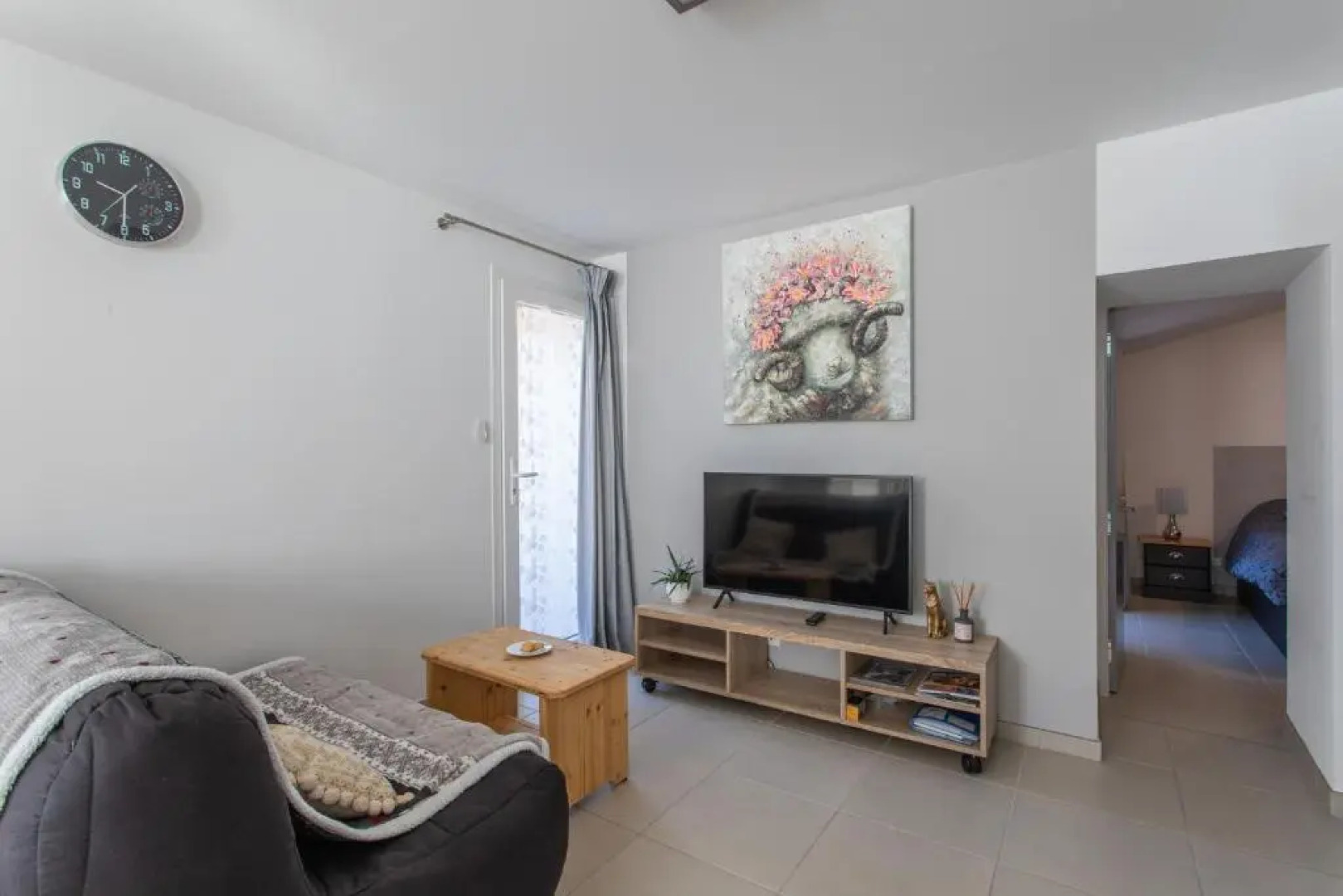 Le bélier 2nd étage avec balcon au centre ville d'Embrun