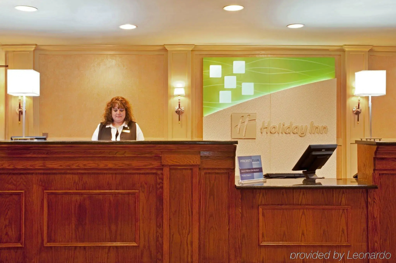 Holiday Inn Chicago Nw Crystal Lk Conv Ctr by IHG