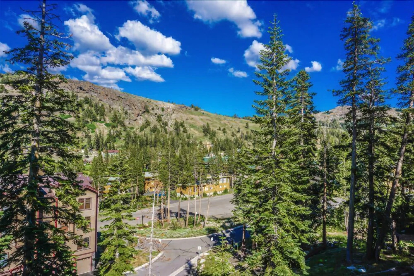 Palisades at Kirkwood Ski in out Luxury Home by RedAwning