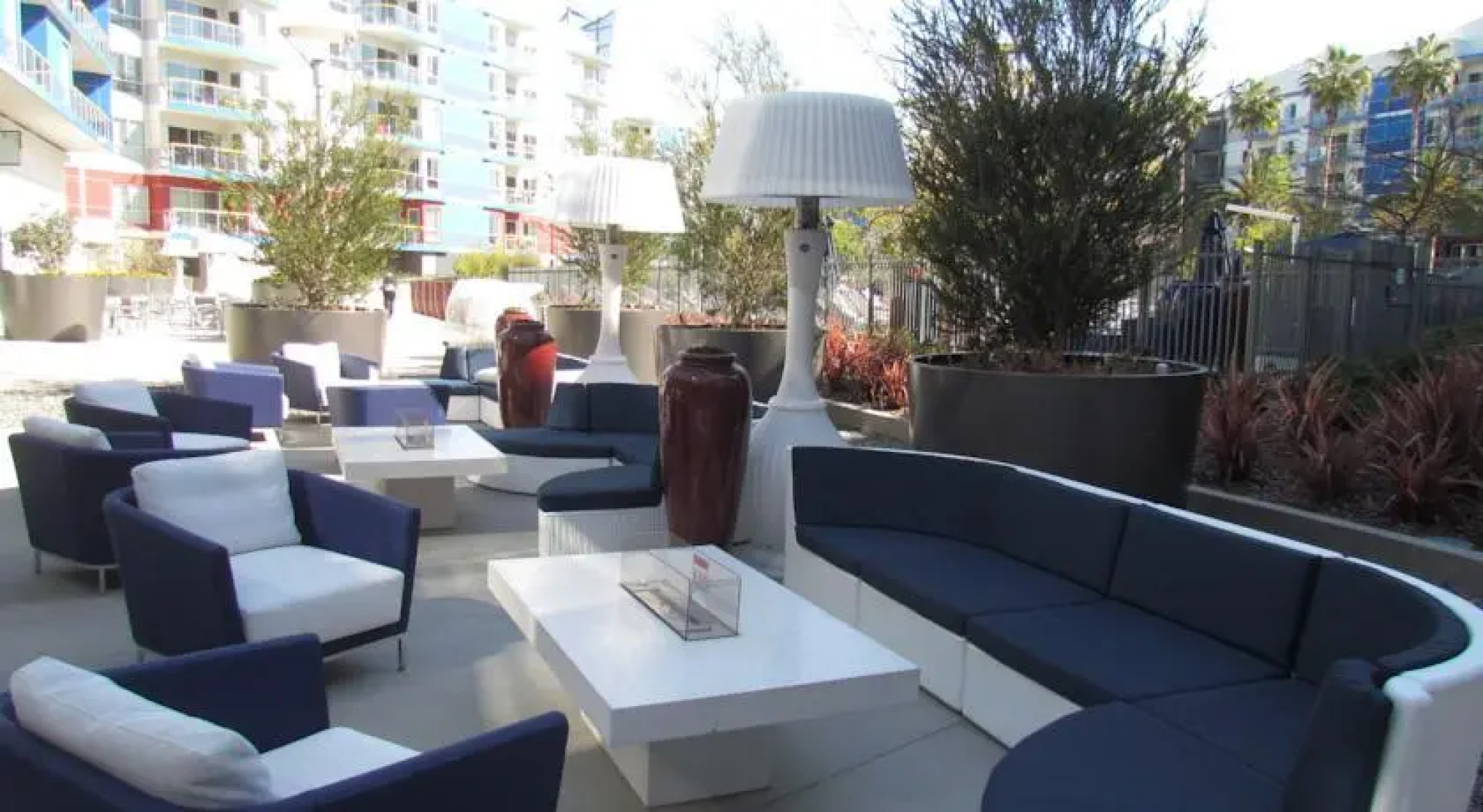 Walk to the Beach! Resort Style , Up to 6 people - Marina del Rey