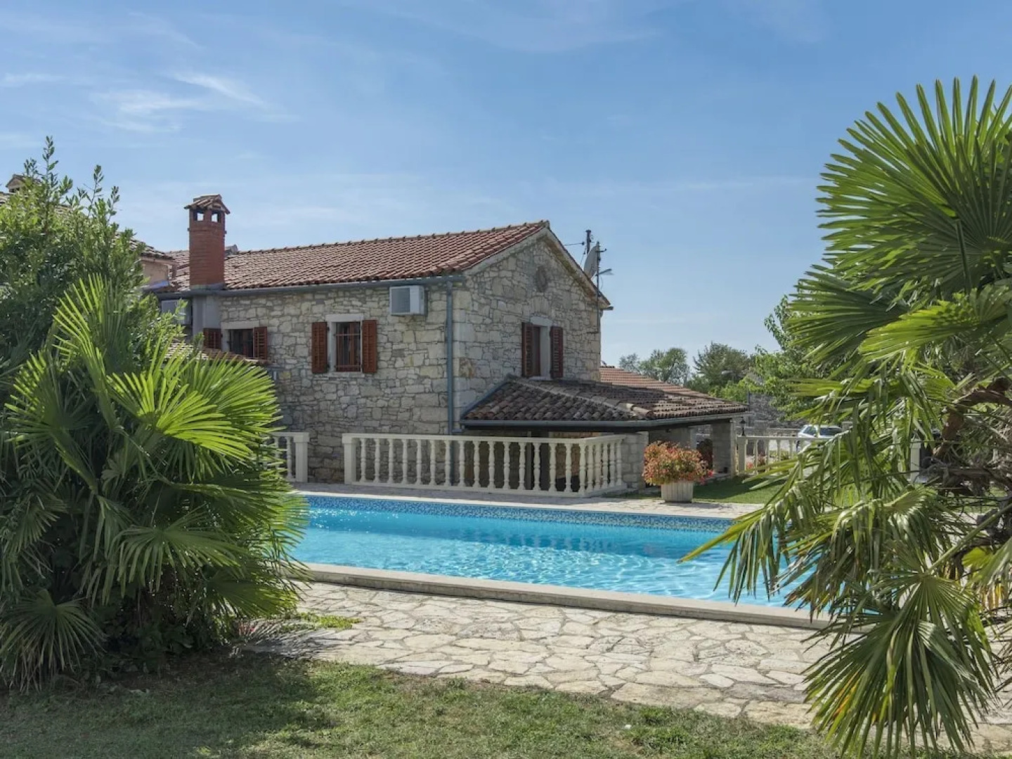 Stone Holiday House With a Spacious Yard and Private Pool