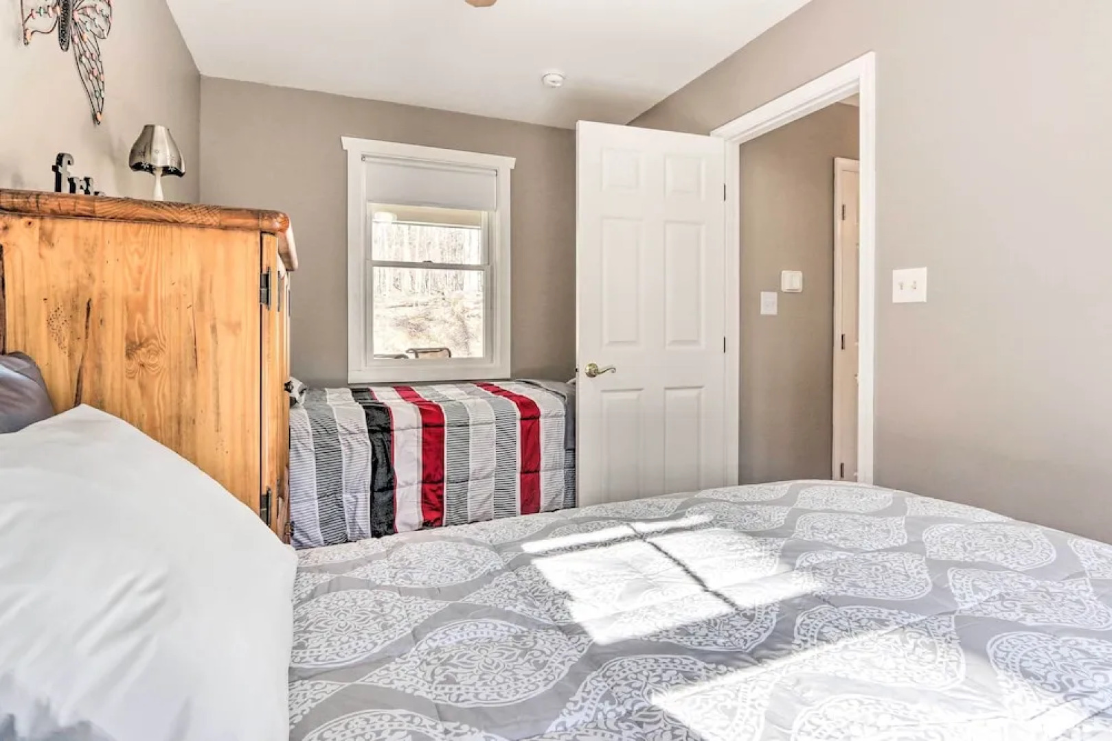 Peaceful & Secluded Knoxville Retreat w/ Deck