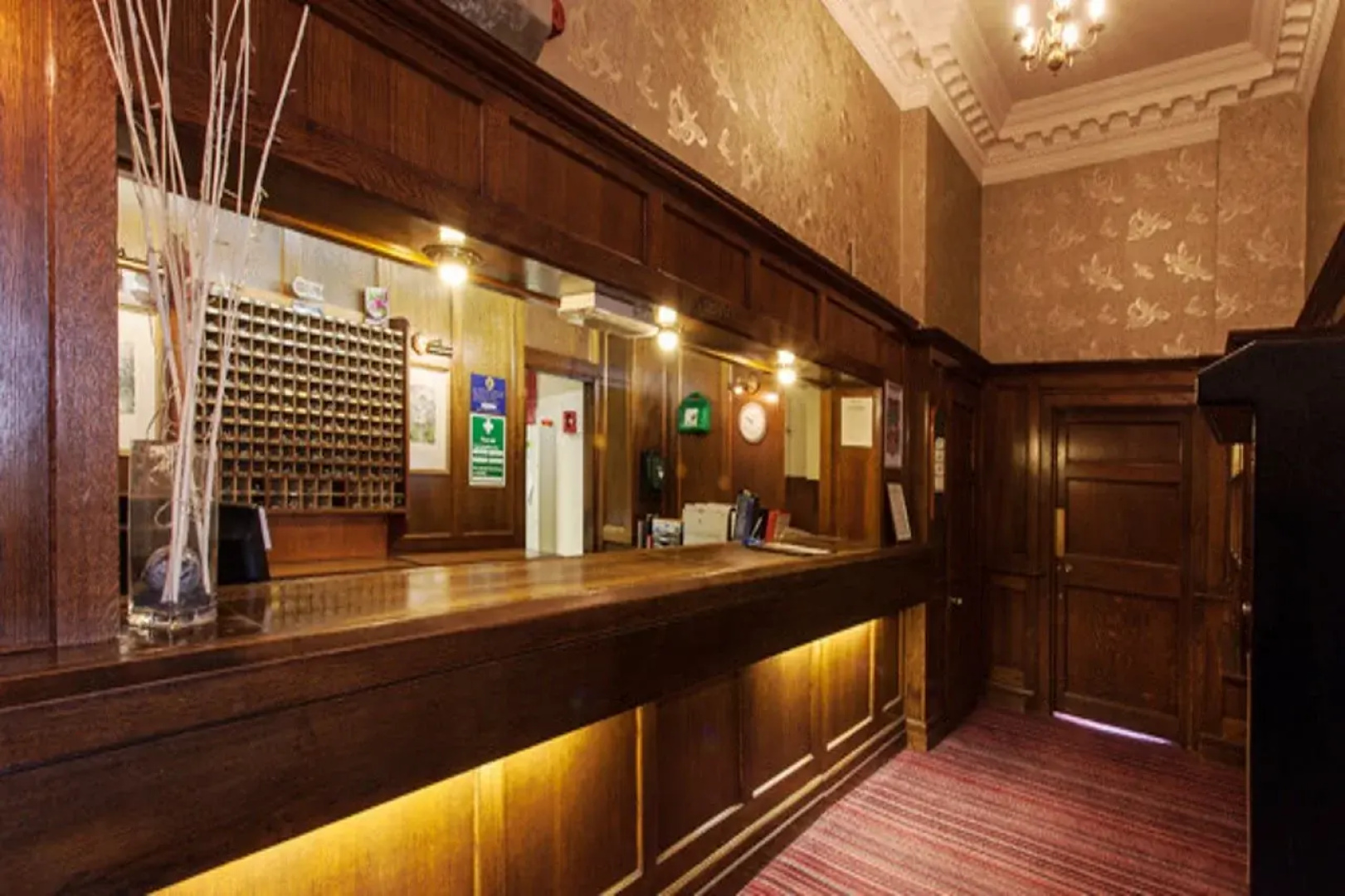 Russ Hill Hotel