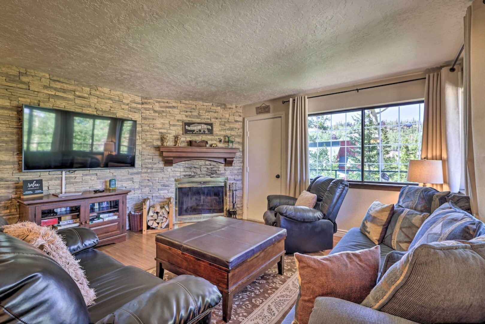 Slopeside Condo With Hot Tub + Game Room Access!