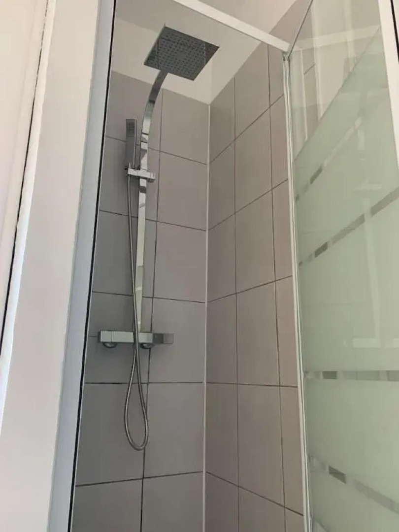 Le CALYPSO - 2mn gare SNCF, hyper centre, WIFI-NETFLIX