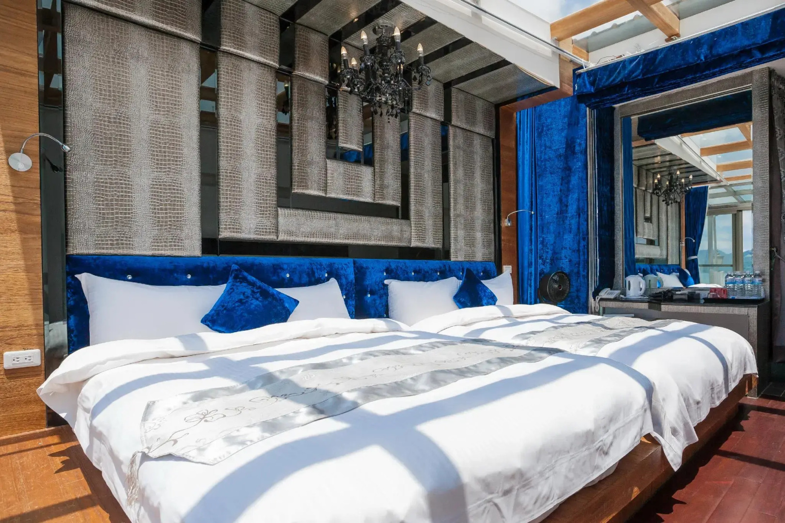 Shuian Lakeside Hotel