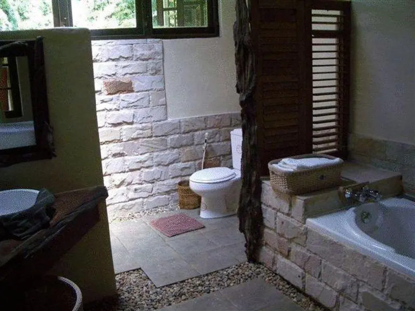 Mom Chailai Kanchanaburi Forest Retreat Hotel