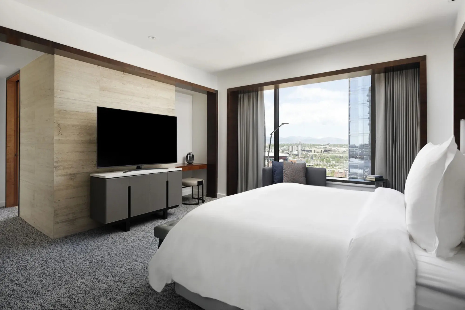 Отель Four Seasons Denver