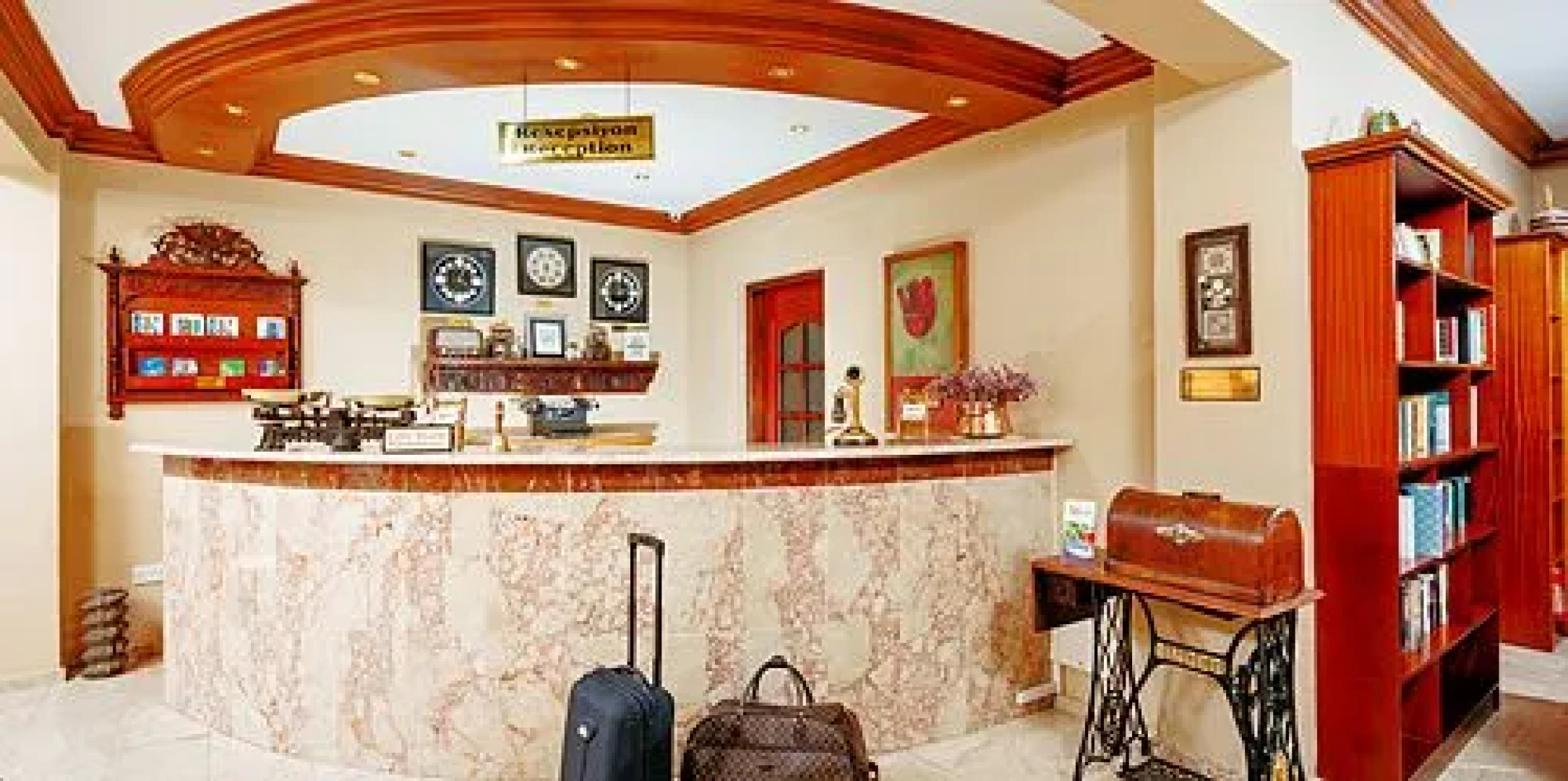 Almond Holiday Village