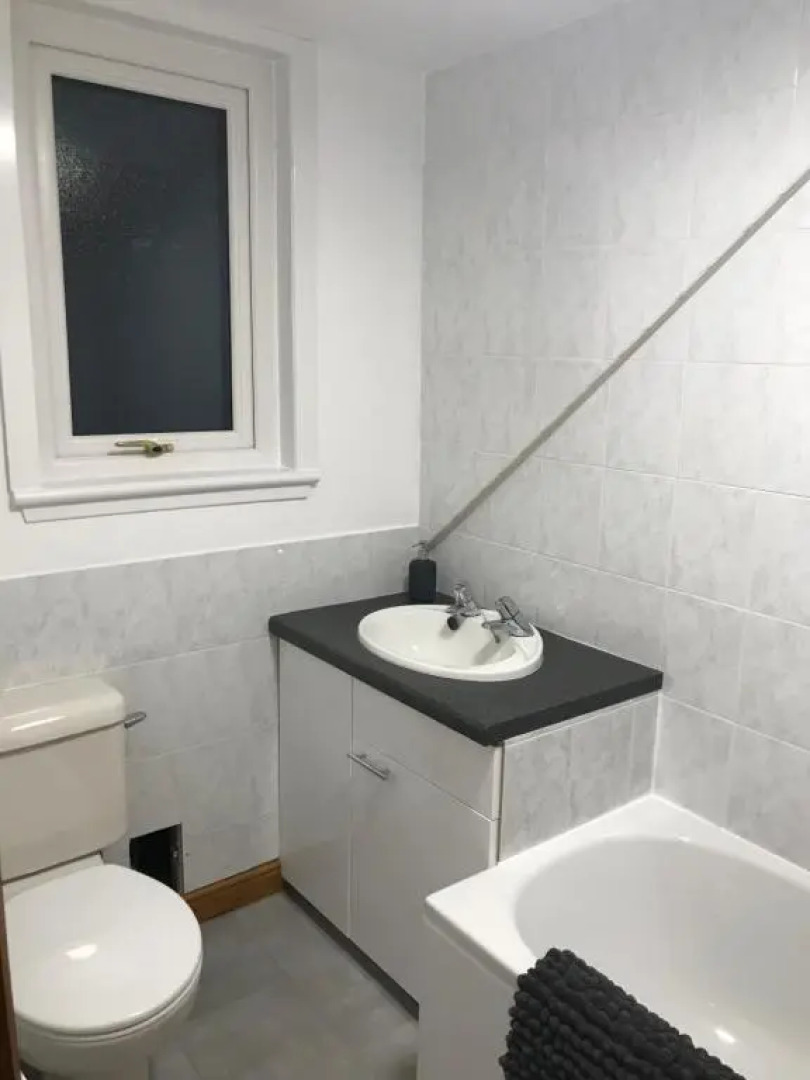 Attractive Town Centre Flat