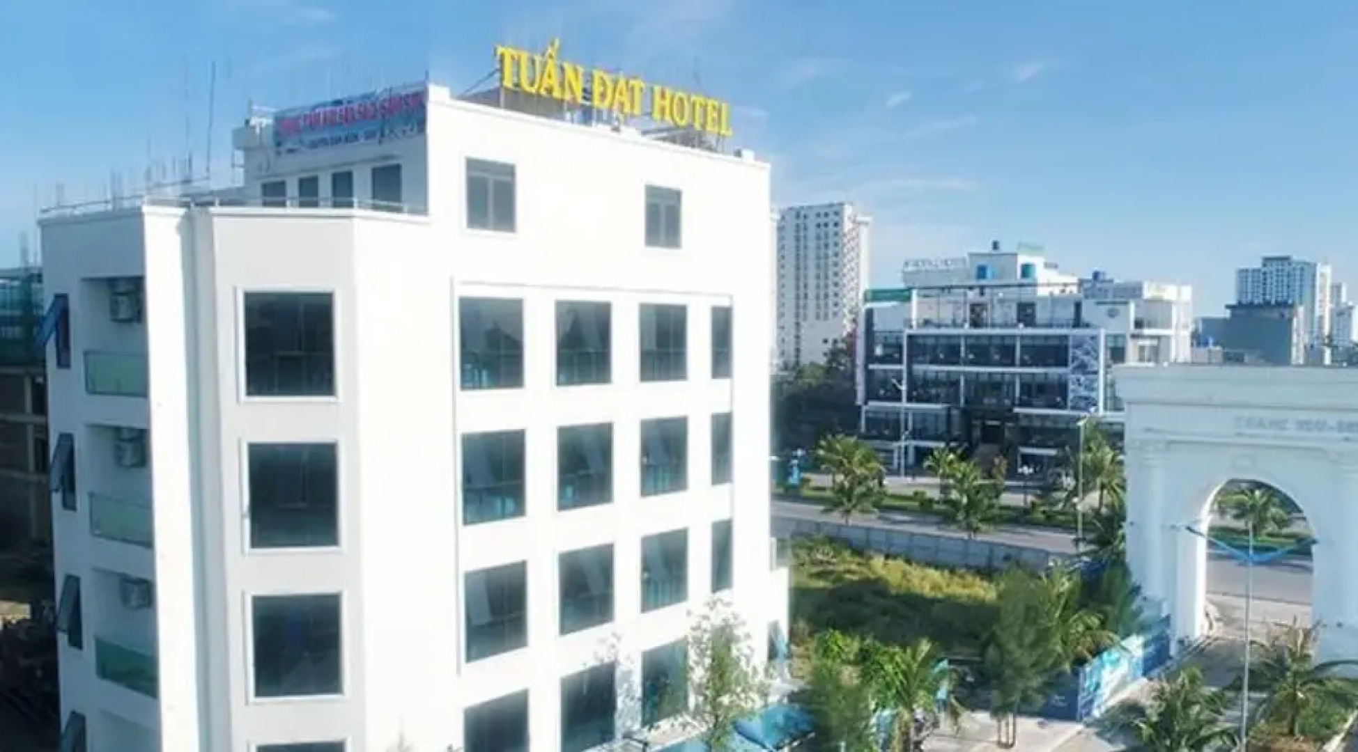 Tuan Dat Luxury Hotel FLC