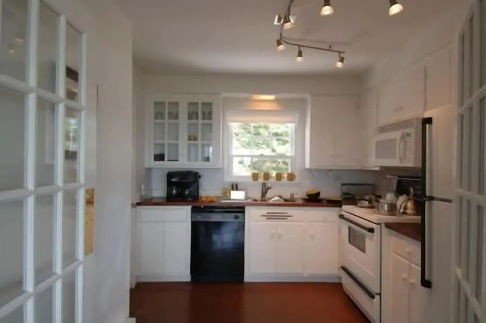 Hollyday Cove Cottage