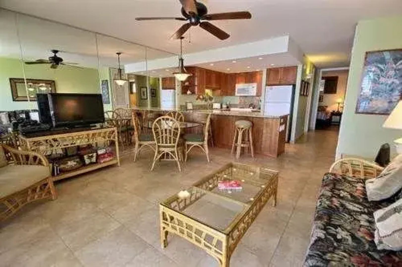 Pohailani 128 by RedAwning