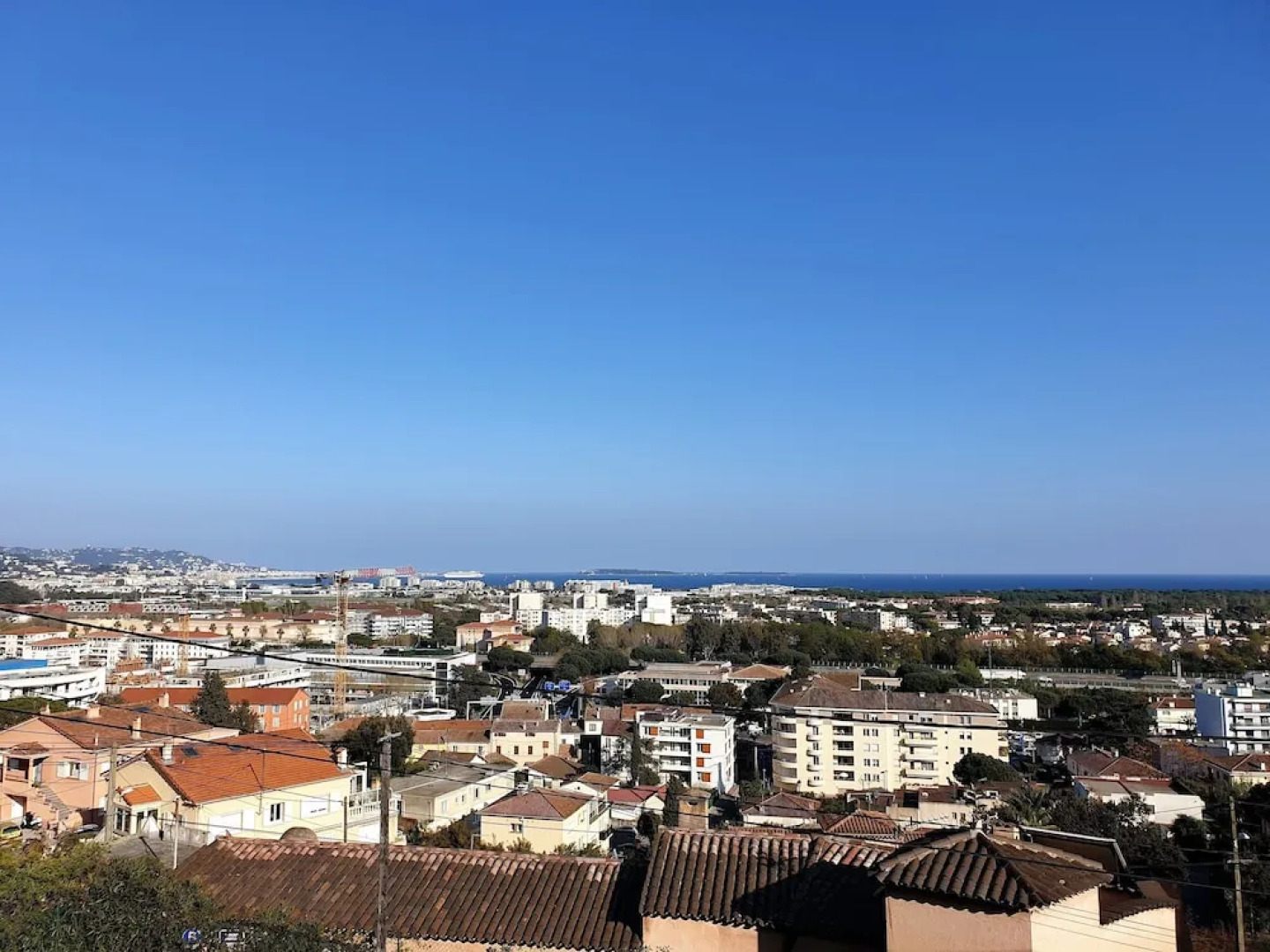 Beau 2 pièces - vue panoramique sur mer