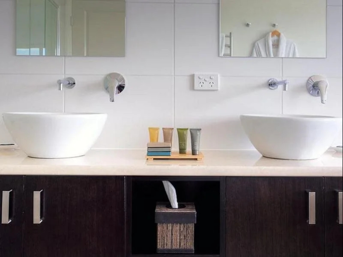 Azjure Studio Retreat