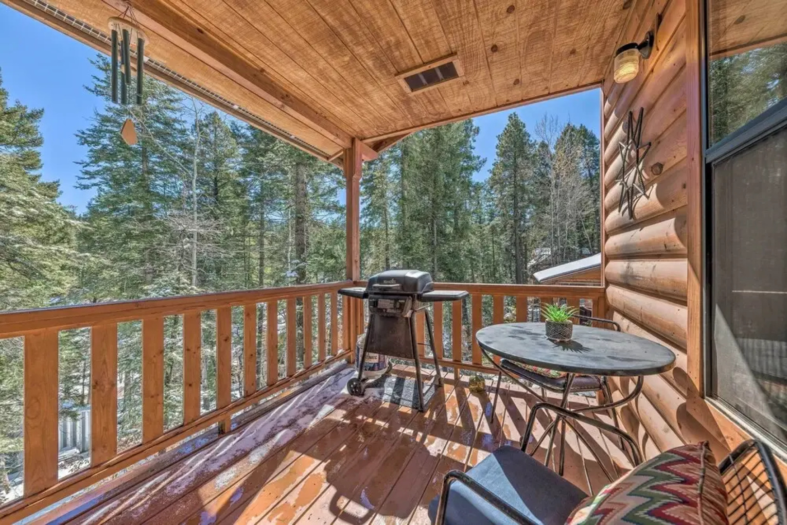 Charming 'coppertop' Cloudcroft Cabin: 3 Mi to Ski