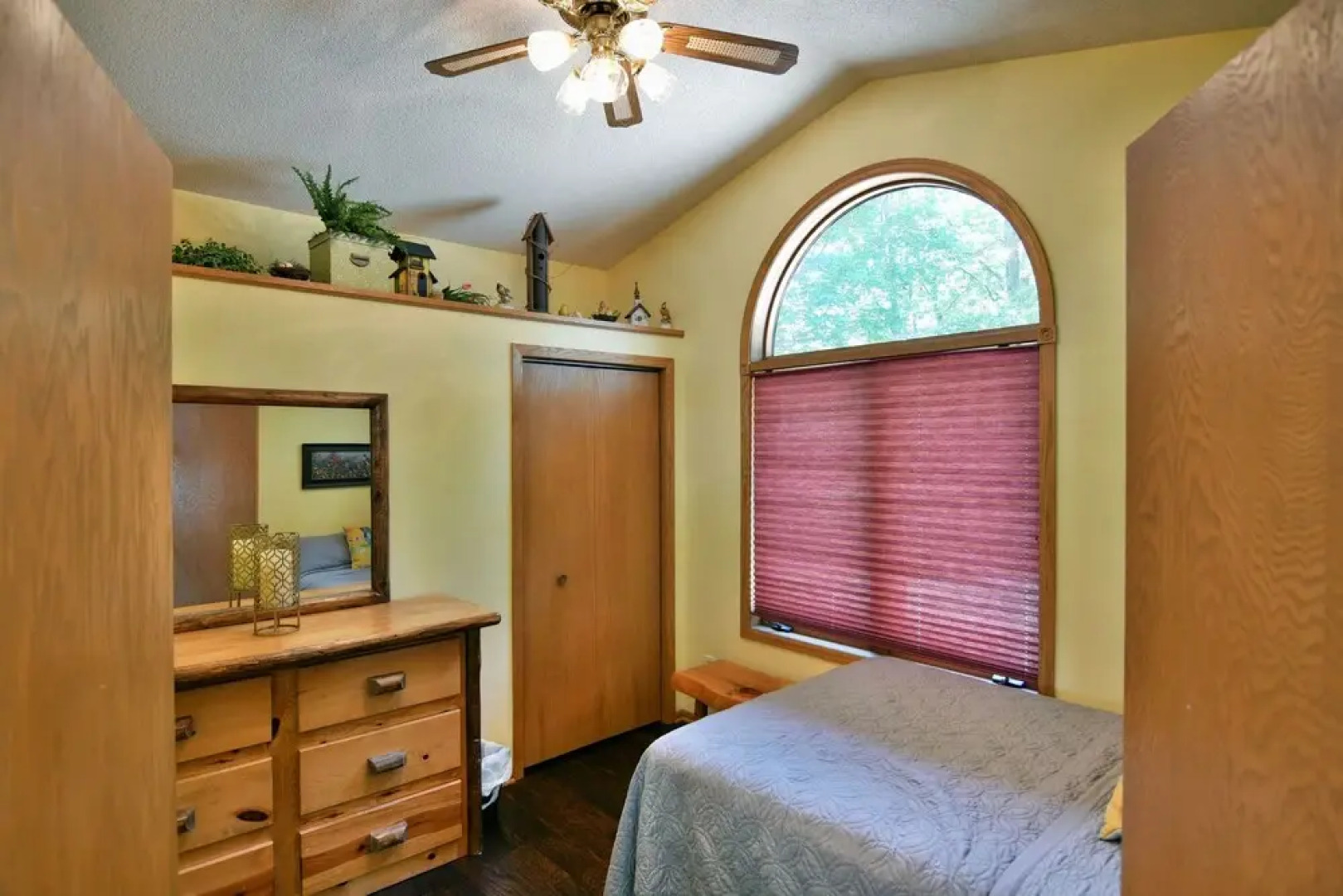 Cheif Lake Lodge 4 Bedroom Home by RedAwning